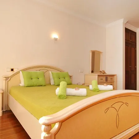 Villa Nespereira By Algarve Vacation